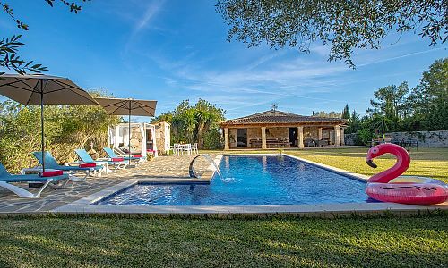 Finca Mallorca 6 Personen Pollenca Garten Pool Sonnenliegen
