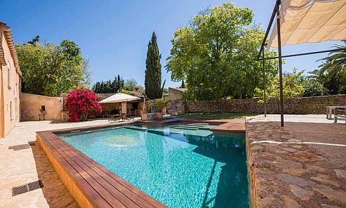 Pool Sonnendach Bäume Finca