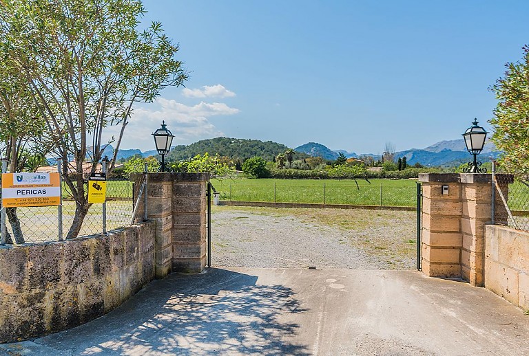 Toreinfahrt vor der Finca