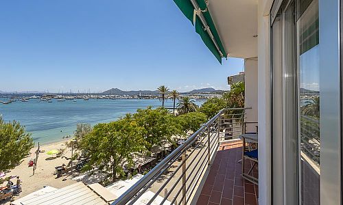 Ferienwohnung mit Balkon und Meerblick