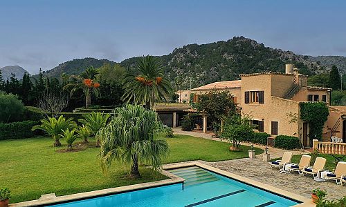 Grundstück mit Garten und Finca